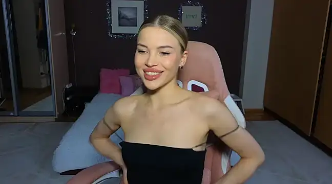 EmmyMills online show from 01-04-25, 04:43