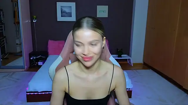 EmmyMills online show from 01-19-25, 12:06