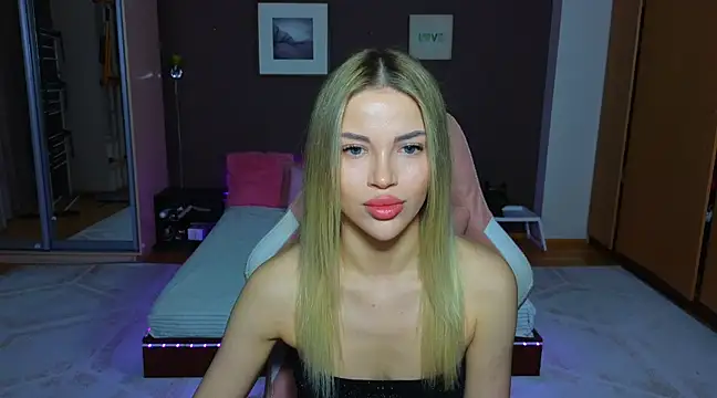 EmmyMills online show from 01-19-25, 08:51