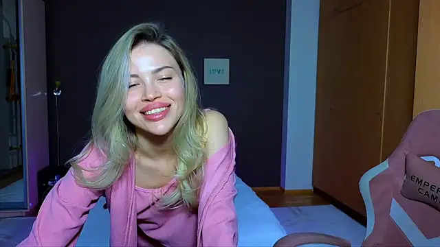 EmmyMills online show from 02-12-25, 11:51