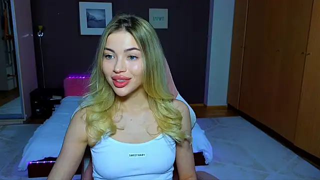 EmmyMills online show from 02-19-25, 06:10