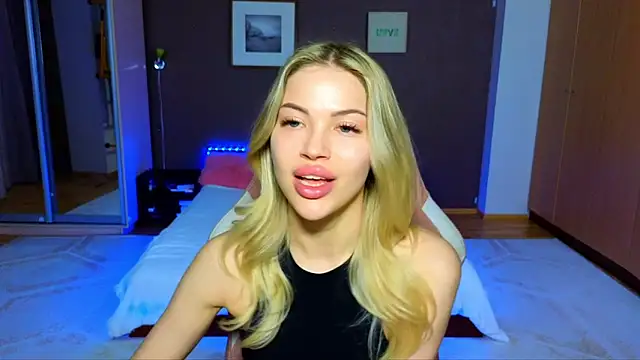 EmmyMills online show from 03-22-25, 06:36