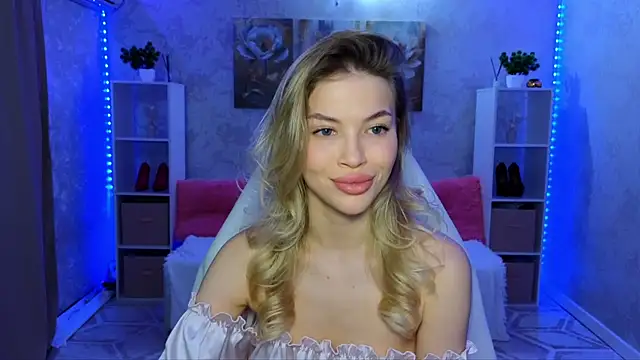 EmmyMills online show from 02-11-26, 09:09