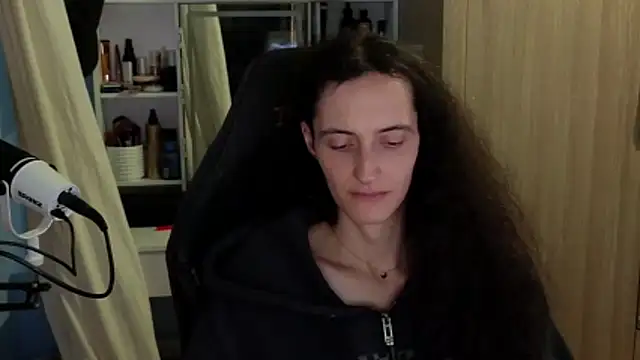 MemiKouki online show from 02-12-26, 02:56