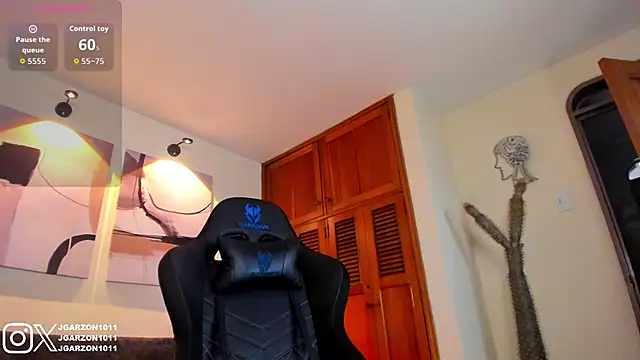 Snapshot of _joansoto chatting on 03-26-26, 01:28 joansoto online show from 03-26-26, 01:28