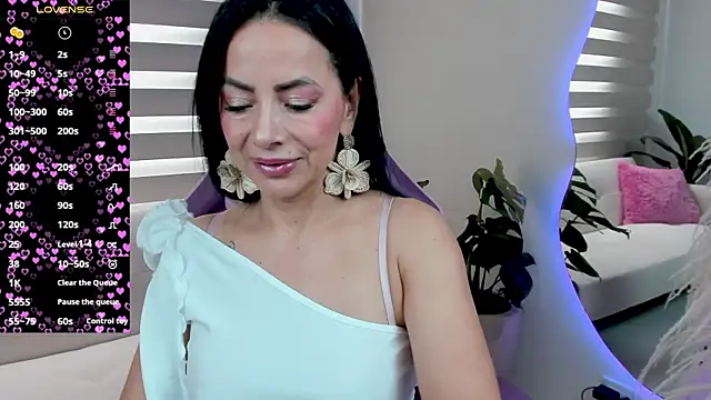 veronika naughty online show from 11-17-25, 02:56