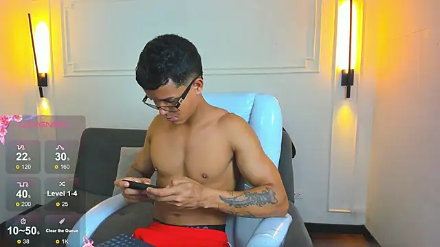 Snapshot of Paradise_boy_s chatting on 05-04-26, 02:35 Paradise boy s online show from 05-04-26, 02:35