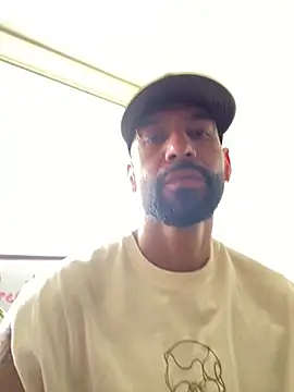 Snapshot of Yorby_Maxx1 chatting on 03-19-25, 05:17 Yorby Maxx1 online show from 03-19-25, 05:17