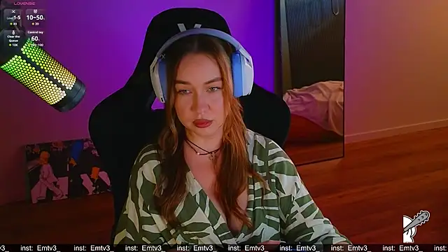Emili1- online show from 06-17-26, 10:06