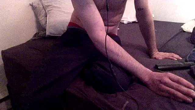 Snapshot of RunawayGraffiti9 chatting on 04-06-26, 07:09 RunawayGraffiti9 online show from 04-06-26, 07:09