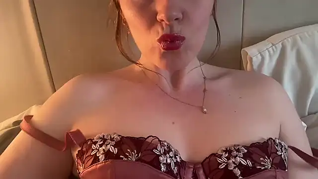 redheadrosie69 online show from 03-09-26, 08:13