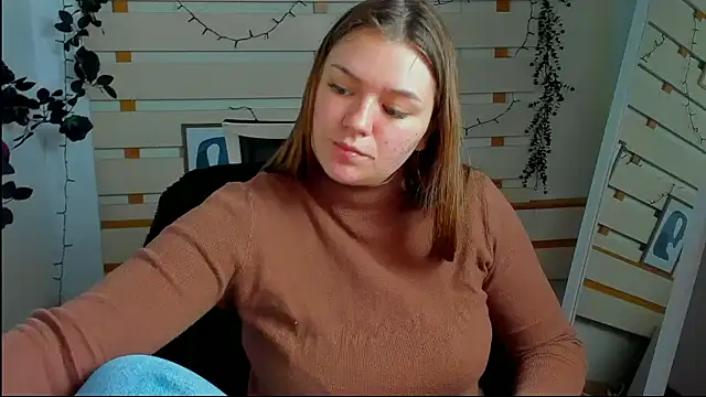 Snapshot of Josephine_Kiss chatting on 04-18-26, 07:12 Josephine Kiss online show from 04-18-26, 07:12