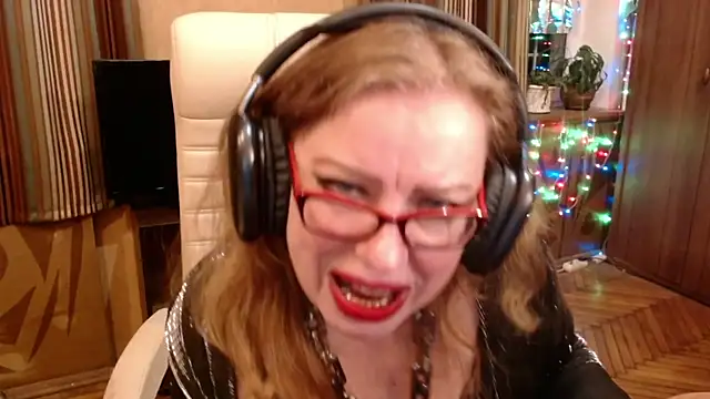 Miss Tress online show from 04-24-26, 10:45