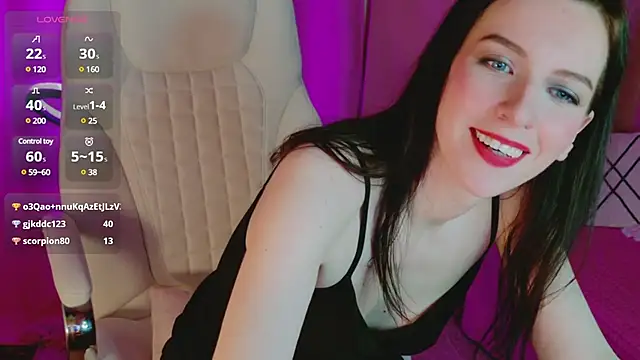 Snapshot of AndreaAshton chatting on 12-12-24, 07:37 AndreaAshton online show from 12-12-24, 07:37