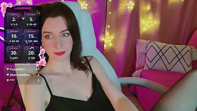 Snapshot of AndreaAshton chatting on 12-18-24, 07:41 AndreaAshton online show from 12-18-24, 07:41