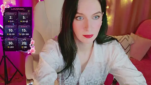 Snapshot of AndreaAshton chatting on 12-26-24, 05:30 AndreaAshton online show from 12-26-24, 05:30