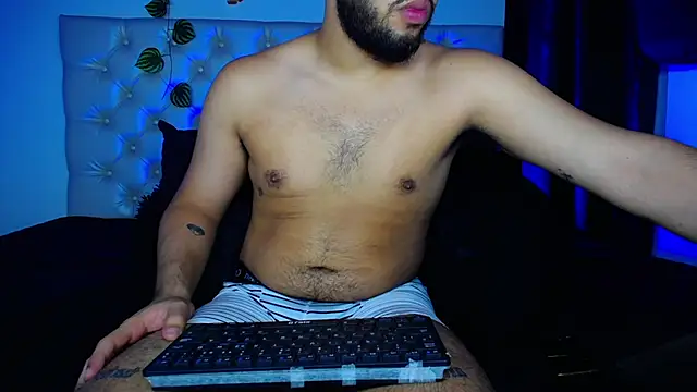 AlanDaviss online show from 12-06-24, 04:06