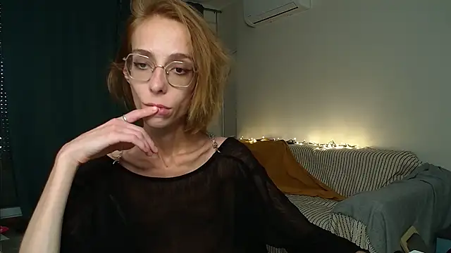 amber quell here online show from 05-30-26, 03:53