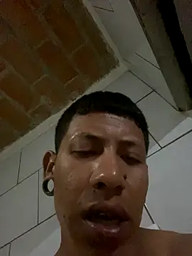 Snapshot of nowex18 chatting on 11-24-25, 01:38 nowex18 online show from 11-24-25, 01:38