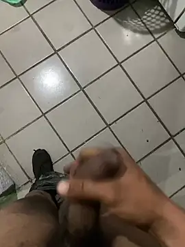 Snapshot of nowex18 chatting on 02-16-26, 12:07 nowex18 online show from 02-16-26, 12:07