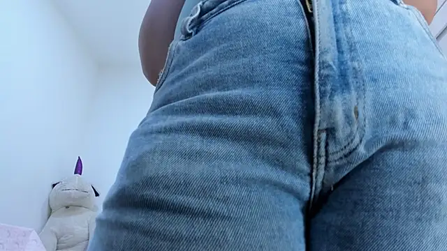 Amelia Debora Antonella online show from 03-28-26, 01:22