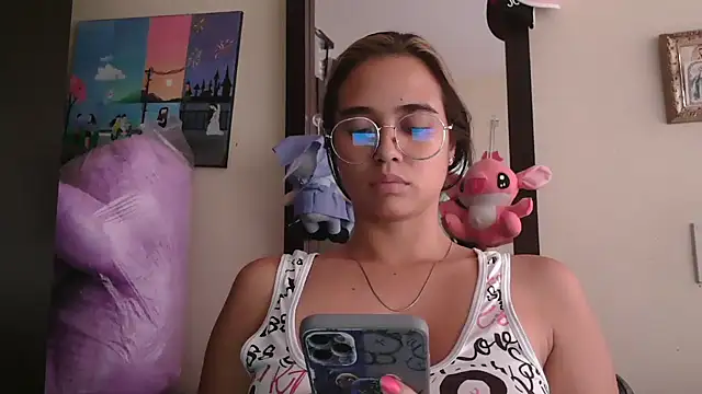 Snapshot of trianabell chatting on 04-18-26, 07:07 trianabell online show from 04-18-26, 07:07