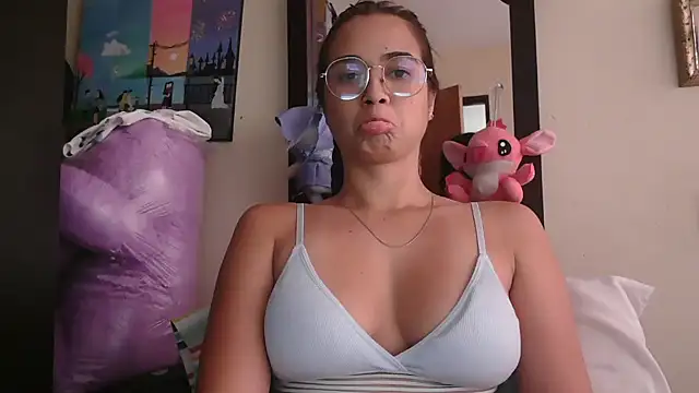 Snapshot of trianabell chatting on 04-21-26, 05:50 trianabell online show from 04-21-26, 05:50