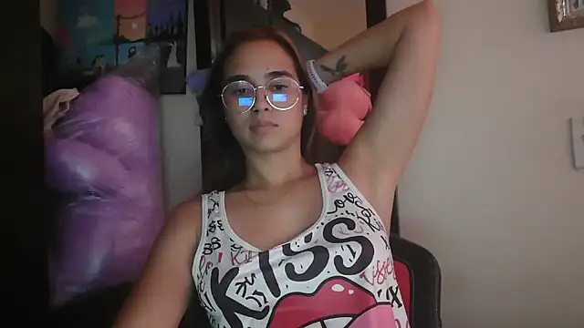Snapshot of trianabell chatting on 04-30-26, 08:57 trianabell online show from 04-30-26, 08:57