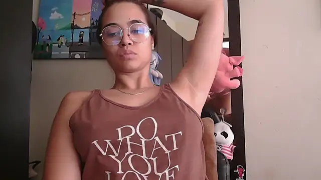 Snapshot of trianabell chatting on 05-12-26, 04:15 trianabell online show from 05-12-26, 04:15