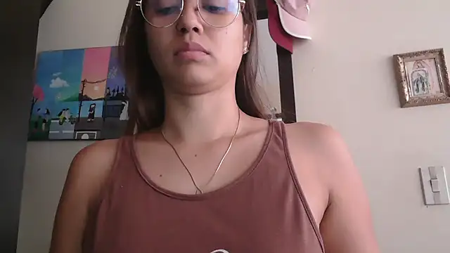 Snapshot of trianabell chatting on 05-16-26, 04:28 trianabell online show from 05-16-26, 04:28