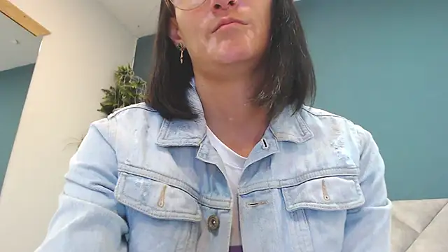 SharisWillian online show from 05-13-26, 03:59