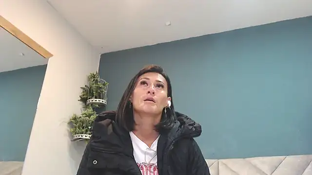 SharisWillian online show from 05-14-26, 03:46