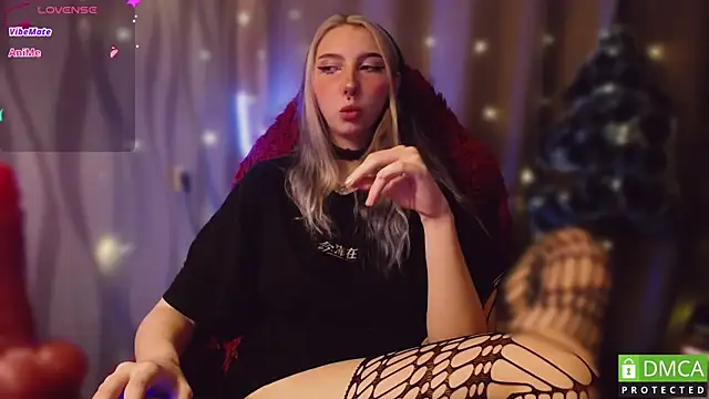 JustMeowGirl online show from 01-10-25, 02:46