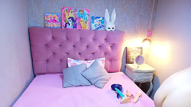 charlottemoonxz online show from 03-28-26, 01:11