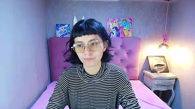 charlottemoonxz online show from 05-15-26, 06:04