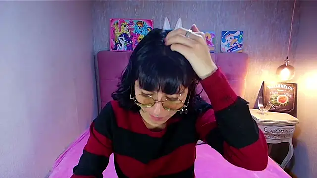 charlottemoonxz online show from 07-04-26, 06:03