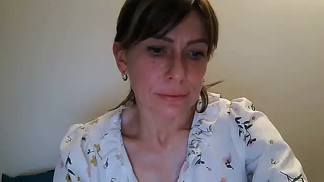 anechka1 online show from 02-04-26, 01:44