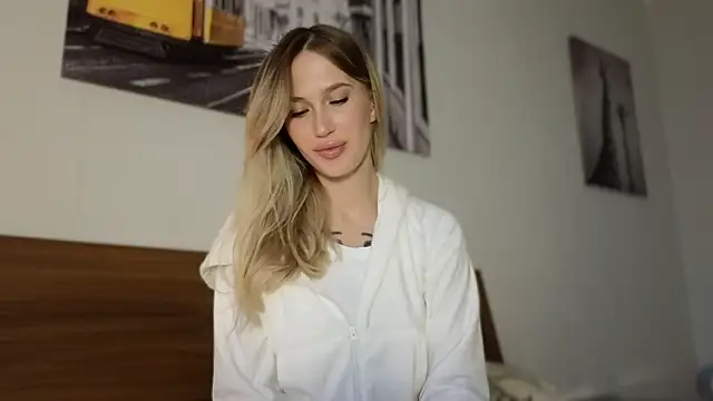 lluna drug online show from 03-26-26, 04:01