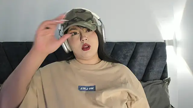 Snapshot of Karmilla_Rosse chatting on 01-09-26, 10:29 Karmilla Rosse online show from 01-09-26, 10:29