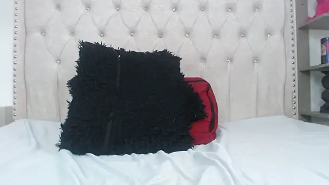 Abril Squirt online show from 03-04-26, 09:43