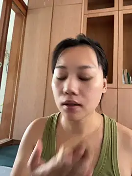 Snapshot of Eliza-E chatting on 07-02-26, 11:55 Eliza-E online show from 07-02-26, 11:55
