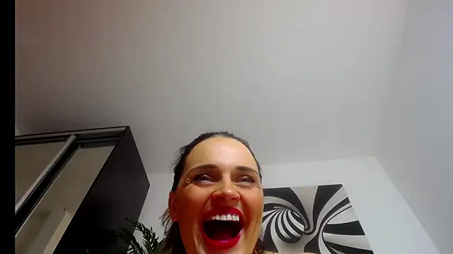 hugebobbs online show from 01-06-25, 08:28