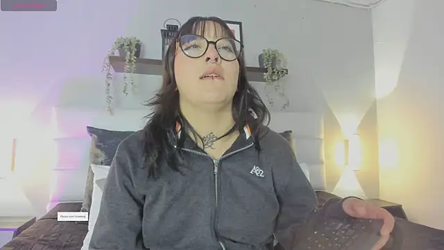 Snapshot of sofi_bakerr chatting on 05-19-26, 11:38 sofi bakerr online show from 05-19-26, 11:38