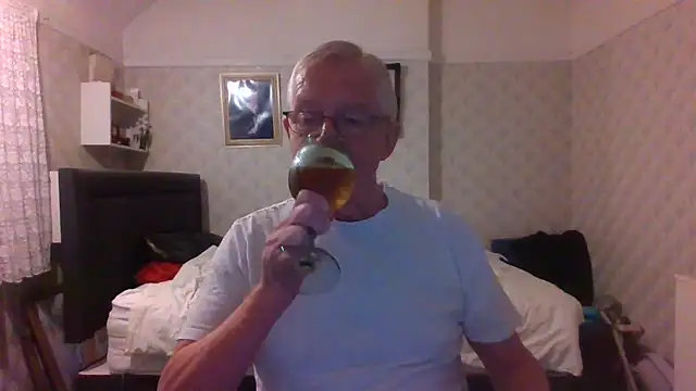 Snapshot of shaun63m chatting on 07-16-26, 11:44 shaun63m online show from 07-16-26, 11:44