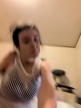 rileyyb  online show from 02-09-26, 04:27