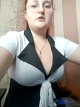 WhiteBellaX online show from 02-10-26, 08:40
