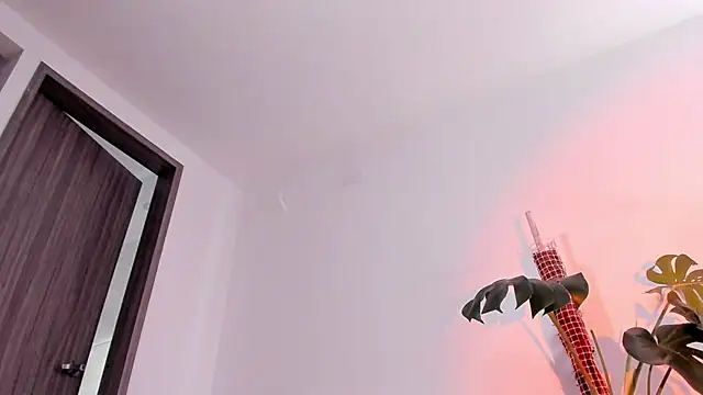 rossth1 online show from 04-11-26, 07:07