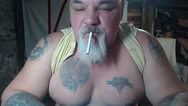 Newfiesausage1972 online show from 03-05-26, 10:50