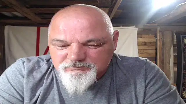 Snapshot of Newfiesausage1972 chatting on 06-14-26, 09:06 Newfiesausage1972 online show from 06-14-26, 09:06