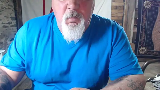 Snapshot of Newfiesausage1972 chatting on 06-20-26, 07:44 Newfiesausage1972 online show from 06-20-26, 07:44